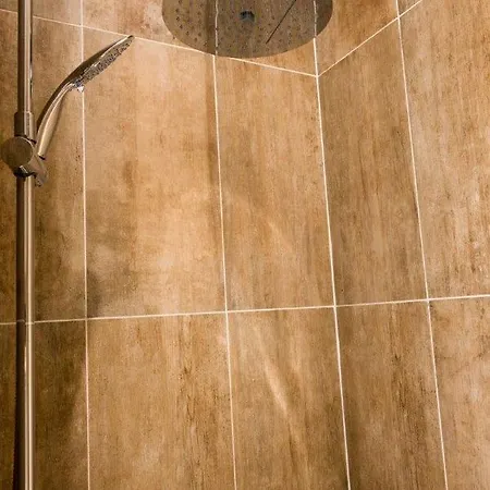 Lou Castet De Lussolle - D'hotes לינה וארוחת בוקר 4*