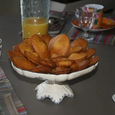 לינה וארוחת בוקר Lou Castet De Lussolle - D'hotes 4*