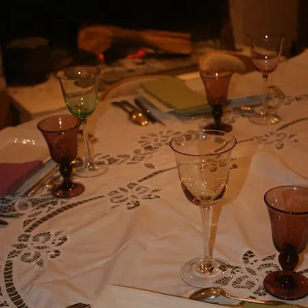 Lou Castet De Lussolle - D'hotes לינה וארוחת בוקר