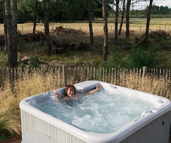 فندق مبيت وإفطار Lou Castet De Lussolle - D'hotes