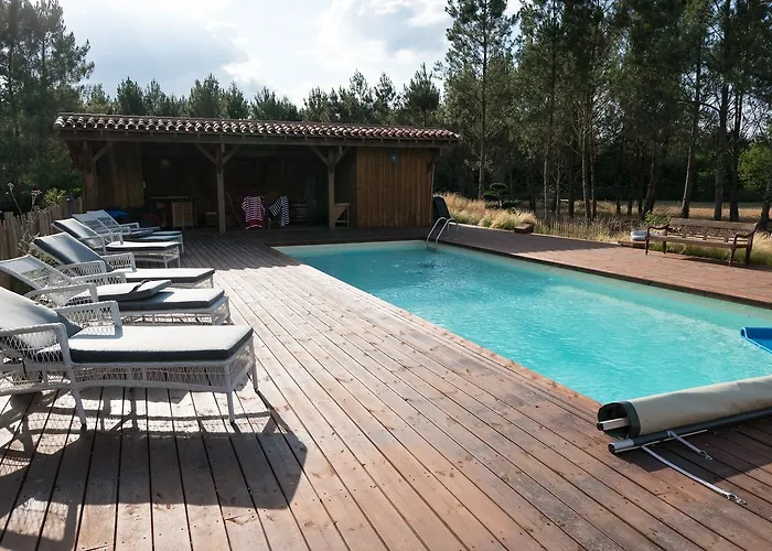 فندق مبيت وإفطار Lou Castet De Lussolle - D'hotes 4*