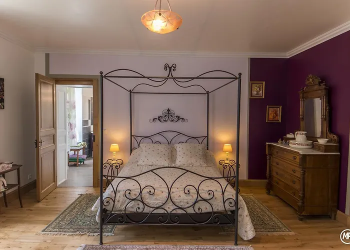 فندق مبيت وإفطار Lou Castet De Lussolle - D'hotes 4*