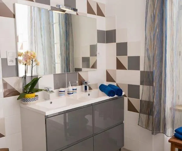 Lou Castet De Lussolle - D'hotes